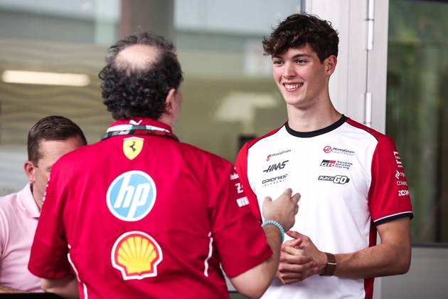 F1 - SINGAPORE GRAND PRIX 2025 BEARMAN Ollie Oliver (gbr), Haas F1 Team VF-25, portrait during the 2025 Formula 1 Singapore Grand Prix, 18th round of the 2025 FIA Formula One World Championship, WM, Weltmeisterschaft from October 3 to 5, 2025 on the Marina Bay Street Circuit, in Singapore - SingaporeSingapore Copyright: xEricxAlonsox