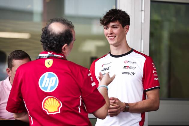 F1 - SINGAPORE GRAND PRIX 2025 BEARMAN Ollie Oliver (gbr), Haas F1 Team VF-25, portrait during the 2025 Formula 1 Singapore Grand Prix, 18th round of the 2025 FIA Formula One World Championship, WM, Weltmeisterschaft from October 3 to 5, 2025 on the Marina Bay Street Circuit, in Singapore - SingaporeSingapore Copyright: xEricxAlonsox