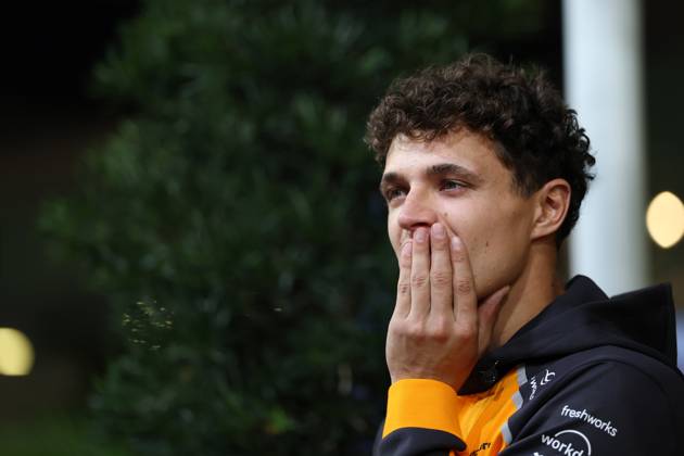 FORMULE 1 : Grand prix de Singapour - 02 10 2025 4 Lando Norris (GBR) McLaren F1 Team (GBR) MCL39 Mercedes during the 2025 Formula One Singapore Grand Prix, 18th round of the 2025 Formula 1 World Championship, WM, Weltmeisterschaft taking place from October 03 to 05, 2025 on the Marina Bay Street circuit in Singapore (SGP) SINGAPORESingapore  Copyright: xMPSxAGENCYx