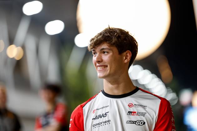 F1 - SINGAPORE GRAND PRIX 2025 BEARMAN Ollie Oliver (gbr), Haas F1 Team VF-25, portrait during the 2025 Formula 1 Singapore Grand Prix, 18th round of the 2025 FIA Formula One World Championship, WM, Weltmeisterschaft from October 3 to 5, 2025 on the Marina Bay Street Circuit, in Singapore - SingaporeSingapore Copyright: xDPPIx