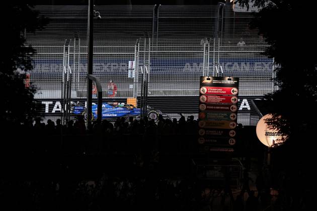 F1 - SINGAPORE GRAND PRIX 2025 23 ALBON Alexander (tha), Williams Racing FW47, action during the 2025 Formula 1 Singapore Grand Prix, 18th round of the 2025 FIA Formula One World Championship, WM, Weltmeisterschaft from October 3 to 5, 2025 on the Marina Bay Street Circuit, in Singapore - SingaporeSingapore Copyright: xEricxAlonsox