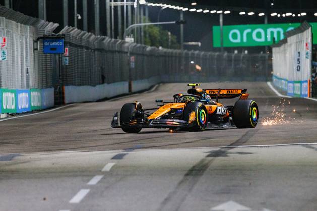 October 3, 2025, Singapore, Singapore: Lando Norris of Great Britain drives the (4) McLaren Formula 1 Team MCL39 during the practice session two ahead of the F1 Grand Prix of Singapore at the Marina Bay Street Circuit. Singapore Singapore - ZUMAs197 20251003_aaa_s197_202 Copyright: xGeorgexHitchensx