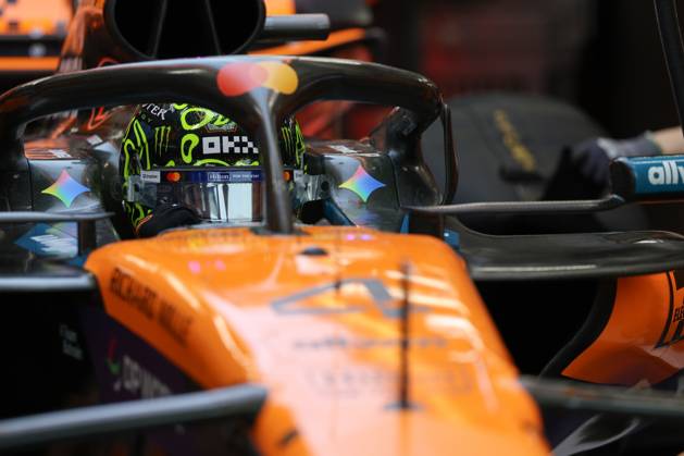 FORMULE 1 : Grand prix de Singapour - 03 10 2025 4 Lando Norris (GBR) McLaren F1 Team (GBR) MCL39 Mercedes during the 2025 Formula One Singapore Grand Prix, 18th round of the 2025 Formula 1 World Championship, WM, Weltmeisterschaft taking place from October 03 to 05, 2025 on the Marina Bay Street circuit in Singapore (SGP) SINGAPORESingapore  Copyright: xMPSxAGENCYx