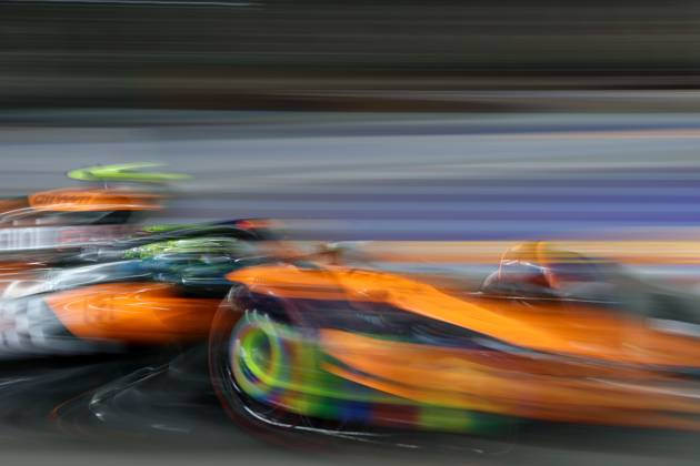 FORMULE 1 : Grand prix de Singapour - 03 10 2025 4 Lando Norris (GBR) McLaren F1 Team (GBR) MCL39 Mercedes during the 2025 Formula One Singapore Grand Prix, 18th round of the 2025 Formula 1 World Championship, WM, Weltmeisterschaft taking place from October 03 to 05, 2025 on the Marina Bay Street circuit in Singapore (SGP) SINGAPORESingapore  Copyright: xMPSxAGENCYx