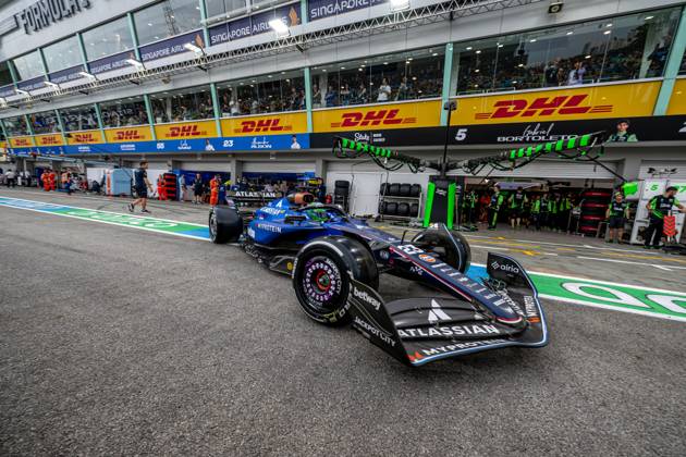 MARINA BAY, SINGAPORE: Alex Albon, racing for the Williams Racing team during the 2025 Formula 1 Singapore Grand Prix at the Marina Bay Street Circuit in Marina Bay, Singapore