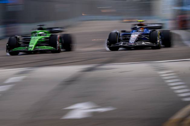 MARINA BAY, SINGAPORE: Nico Hulkenberg, racing for the Stake F1 Team team during the 2025 Formula 1 Singapore Grand Prix at the Marina Bay Street Circuit in Marina Bay, Singapore
