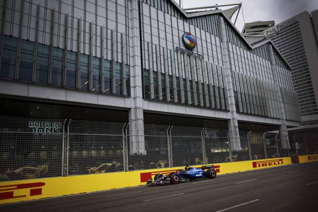 F1 - SINGAPORE GRAND PRIX 2025 23 ALBON Alexander (tha), Williams Racing FW47, action during the 2025 Formula 1 Singapore Grand Prix, 18th round of the 2025 FIA Formula One World Championship, WM, Weltmeisterschaft from October 3 to 5, 2025 on the Marina Bay Street Circuit, in Singapore - SingaporeSingapore Copyright: xXavixBonillax