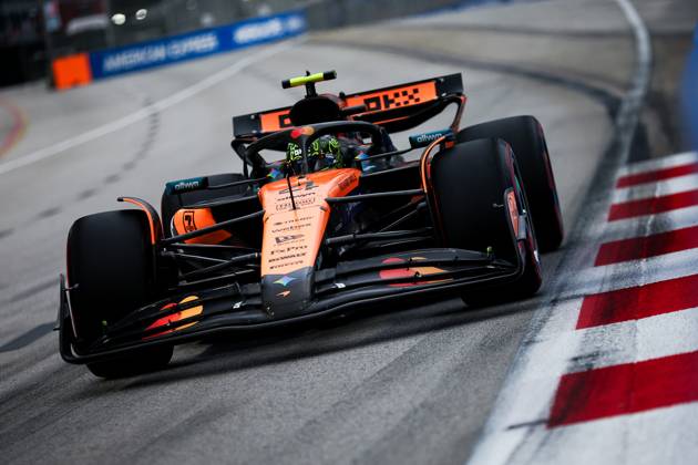 F1 - SINGAPORE GRAND PRIX 2025 04 NORRIS Lando (gbr), McLaren F1 Team MCL39, action during the 2025 Formula 1 Singapore Grand Prix, 18th round of the 2025 FIA Formula One World Championship, WM, Weltmeisterschaft from October 3 to 5, 2025 on the Marina Bay Street Circuit, in Singapore - SingaporeSingapore Copyright: xEricxAlonsox