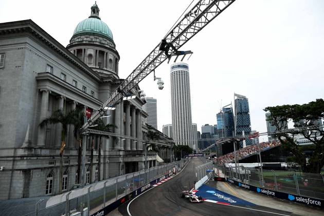 F1 - SINGAPORE GRAND PRIX 2025 87 BEARMAN Ollie Oliver (gbr), Haas F1 Team VF-25 Ferrari, action during the 2025 Formula 1 Singapore Grand Prix, 18th round of the 2025 FIA Formula One World Championship, WM, Weltmeisterschaft from October 3 to 5, 2025 on the Marina Bay Street Circuit, in Singapore - SingaporeSingapore Copyright: xEricxAlonsox