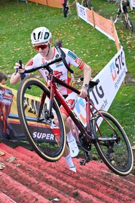 Belgian Michael Vanthourenhout pictured in action during the men s elite race of the Exact Cross, stage 1 (out of 7) in the Exact Cross cyclocross competition, in Meulebeke, on Saturday 04 October 2025. MAARTENxSTRAETEMANS x136060648x