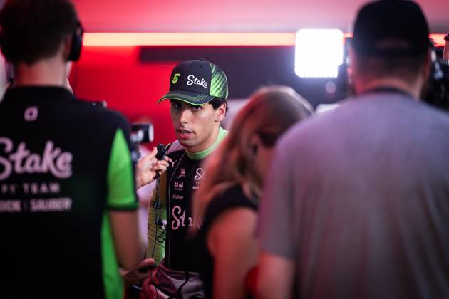 F1 - SINGAPORE GRAND PRIX 2025 BORTOLETO Gabriel (bra), Stake F1 Team Kick C45, portrait during the 2025 Formula 1 Singapore Grand Prix, 18th round of the 2025 FIA Formula One World Championship, WM, Weltmeisterschaft from October 3 to 5, 2025 on the Marina Bay Street Circuit, in Singapore - SingaporeSingapore Copyright: xDPPIx