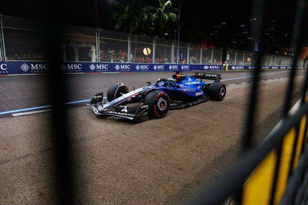 October 4, 2025, Singapore, Singapore: Alexander Albon of Thailand drives the (23) Williams Racing FW47 Mercedes during qualifying ahead of the F1 Grand Prix of Singapore at the Marina Bay Street Circuit. Singapore Singapore - ZUMAs197 20251004_aaa_s197_345 Copyright: xGeorgexHitchensx