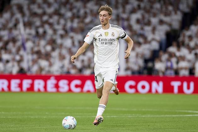 October 4, 2025, Madrid, Madrid, Spain: Dean Huijsen of Real Madrid CF during La Liga football match between Real Madrid CF v Villareal CF at Santiago Bernabeu Stadium in Madrid, Spain, October 4, 2025 Madrid Spain - ZUMAa206 20251004_zsp_a206_193 Copyright: xRubenxAlbarranx