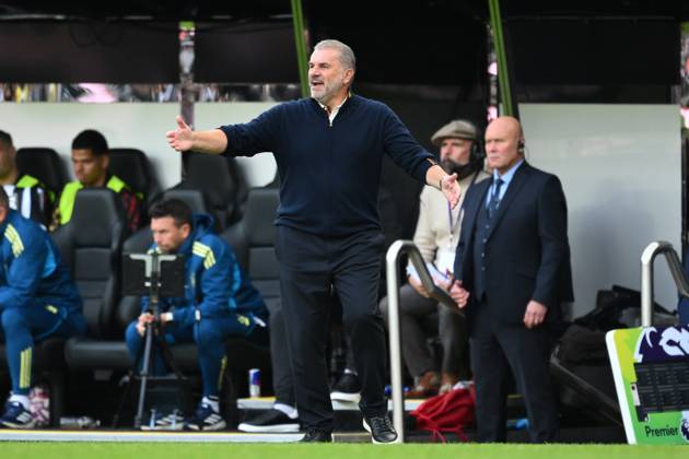 Newcastle United v Nottingham Forest - Premier League Ange Postecoglou, Nottingham Forest head coach, gestures at the referee during the Premier League match between Newcastle United and Nottingham Forest at St. James s Park in Newcastle, England, on October 5, 2025. Newcastle Tyne and Wear United Kingdom Copyright: xMIxNewsx originalFilename:fletcher-newcastl251005_npB9d