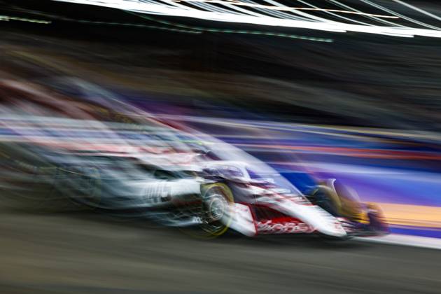 F1 - SINGAPORE GRAND PRIX 2025 87 BEARMAN Ollie Oliver (gbr), Haas F1 Team VF-25 Ferrari, action during the 2025 Formula 1 Singapore Grand Prix, 18th round of the 2025 FIA Formula One World Championship, WM, Weltmeisterschaft from October 3 to 5, 2025 on the Marina Bay Street Circuit, in Singapore - SingaporeSingapore Copyright: xFLORENTxGOODENx