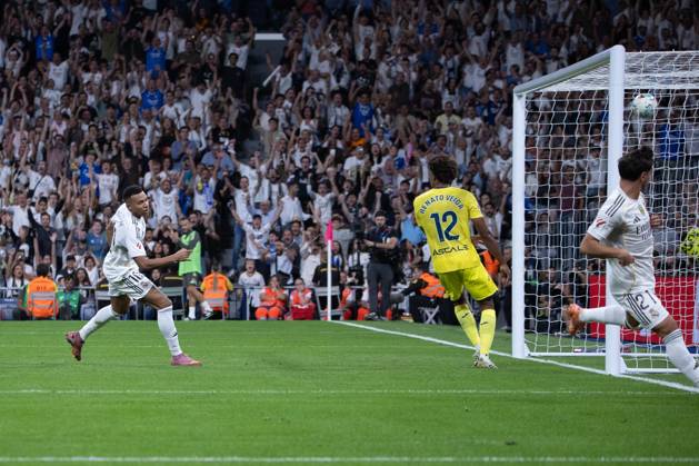 October 4, 2025, Madrid, Spain: Kylian MbappÃ Real Madrid celebrate a goal during the EA SPORTS La Liga 2025-2026 match between Real Madrid and Villarreal CF played at the Santiago BernabÃ u Stadium. Final score: Real Madrid 3 - 1 Villarreal CF Madrid Spain - ZUMAs197 20251004_aaa_s197_985 Copyright: xDavidxCanalesx