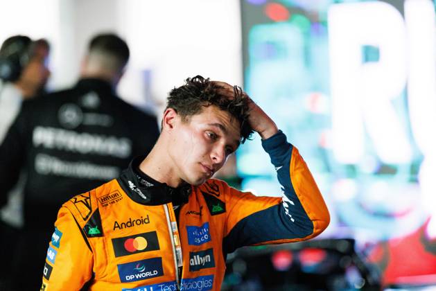 October 5, 2025, Singapore, Singapore: Lando Norris of Great Britain and the McLaren Formula 1 Team after placing third in the Grand Prix of Singapore at the Marina Bay Street Circuit. Singapore Singapore - ZUMAs197 20251005_aaa_s197_567 Copyright: xGeorgexHitchensx