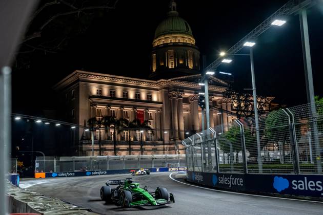 MARINA BAY, SINGAPORE: Nico Hulkenberg, racing for the Stake F1 Team team during the 2025 Formula 1 Singapore Grand Prix at the Marina Bay Street Circuit in Marina Bay, Singapore