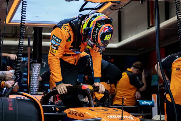 October 4, 2025, Singapore, Singapore: Oscar Piastri of Australia and McLaren F1 Team during Free Practice 3 Formula One Singapore Grand Prix. Singapore Singapore - ZUMAs197 20251004_aaa_s197_1209 Copyright: xJayxHiranox