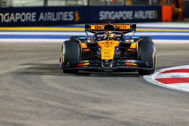 October 5, 2025, Singapore, Singapore: Oscar Piastri of Australia and the McLaren Formula 1 Team during the F1 Grand Prix of Singapore at the Marina Bay Street Circuit. Singapore Singapore - ZUMAngap 20251005_aaa_s197_545 Copyright: xGeorgexHitchensx