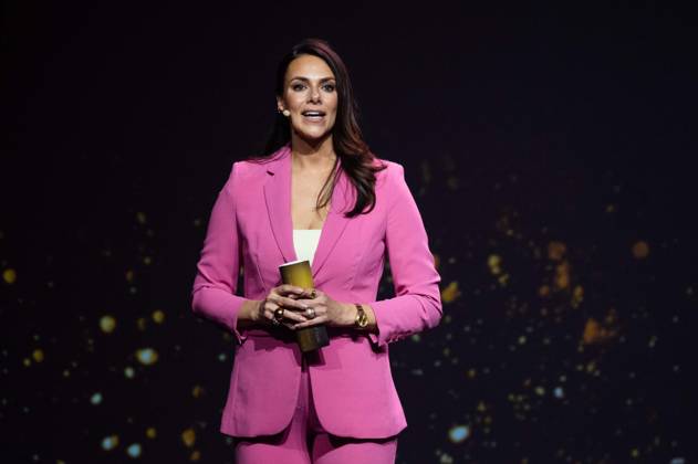 Moderatorin Esther SEDLACZEK HALL OF FAME-Preisverleihung 2025 am 06.10.2025 im Deutschen Fussball-Museum in Dortmund Deutschland. Â