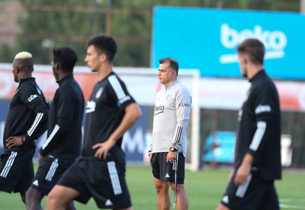 Besiktas training session ahead of UEFA Europa League match against Portugal s Rio Ave ISTANBUL, TURKEY - SEPTEMBER 23: Besiktas assistant coach Murat Sahin (2nd R) leads a training session ahead of the UEFA Europa League 3rd qualifying round match against Portugal s Rio Ave at Besiktas Nevzat Demir Facilities in Istanbul, Turkey on September 23, 2020. Istanbul Turkey. Editorial use only. Please get in touch for any other usage.  Copyright: x2025xAnadoluxEmrahxYorulmazx