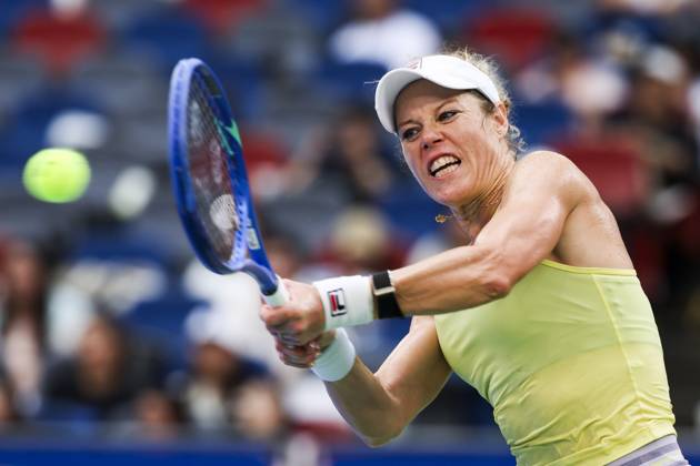 WUHAN, CHINA - OCTOBER 10: Laura Siegemund of Germany competes in the Women s Singles Quarterfinal match against Coco Gauff of the United States on day 7 of 2025 Wuhan Open at Optics Valley International Tennis Center on October 10, 2025 in Wuhan, Hubei Province of China.  Copyright: xVCGx 111596359848