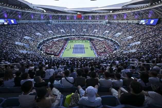 (251012) -- SHANGHAI, Oct. 12, 2025 -- Photo taken on Oct. 12, 2025 shows the men s singles final between Arthur Rinderknech of France and Valentin Vacherot of Monaco at the ATP, Tennis Herren World Tour Shanghai Masters tennis tournament in Shanghai, east China. ) (SP)CHINA-SHANGHAI-TENNIS-ATP TOUR-SHANGHAI MASTERS-MEN S SINGLES (CN) ChenxHaoming 