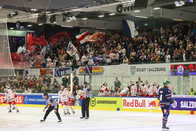 Ice hockey, Eishockey - CHL, EC RBS vs Berlin SALZBURG,AUSTRIA,15.OCT.25 - ICE HOCKEY - CHL, Champions Hockey League, group stage, EC Red Bull Salzburg vs Eisbaeren Berlin. Image shows fans of EC RBS.  GEPAxpictures xMathiasxMandl