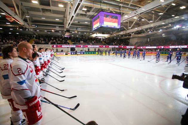 Ice hockey, Eishockey - CHL, EC RBS vs Berlin SALZBURG,AUSTRIA,15.OCT.25 - ICE HOCKEY - CHL, Champions Hockey League, group stage, EC Red Bull Salzburg vs Eisbaeren Berlin. Image shows EC RBS and Berlin.  GEPAxpictures xMathiasxMandl
