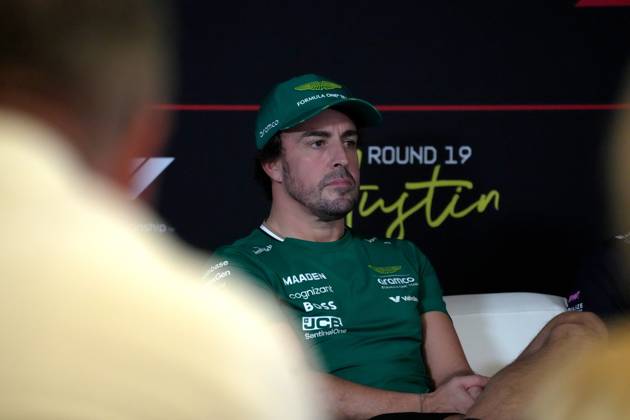 16.10.2025, Circuit of The Americas, Austin, FORMULA 1 MSC CRUISES UNITED STATES GRAND PRIX 2025 , im Bild Fernando Alonso (ESP), Aston Martin Aramco Cognizant Formula One Team (Photo by Hasan Bratic DeFodi Images) 16 10 2025, Circuit of The Americas, Austin, FORMULA 1 MSC CRUISES UNITED STATES GRAND PRIX 2025 , in the picture Fernando Alonso ESP , Aston Martin Aramco Cognizant Formula One Team Photo by Hasan Bratic DeFodi Images