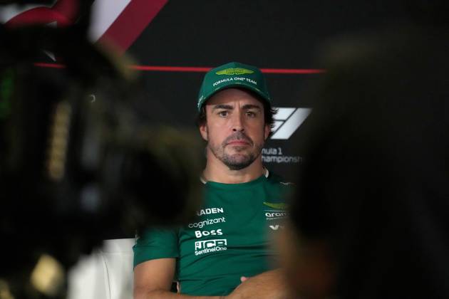 16.10.2025, Circuit of The Americas, Austin, FORMULA 1 MSC CRUISES UNITED STATES GRAND PRIX 2025 , im Bild Fernando Alonso (ESP), Aston Martin Aramco Cognizant Formula One Team (Photo by Hasan Bratic DeFodi Images) 16 10 2025, Circuit of The Americas, Austin, FORMULA 1 MSC CRUISES UNITED STATES GRAND PRIX 2025 , in the picture Fernando Alonso ESP , Aston Martin Aramco Cognizant Formula One Team Photo by Hasan Bratic DeFodi Images