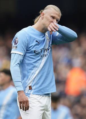Manchester, England, 18th October 2025. Erling Haaland of Manchester City during the Manchester City vs Everton Premier League match at the Etihad Stadium, Manchester. Picture credit should read: Andrew Yates Sportimage EDITORIAL USE ONLY. No use with unauthorised audio, video, data, fixture lists, club league logos or live services. Online in-match use limited to 120 images, no video emulation. No use in betting, games or single club league player publications. SPI_040_AY_MAN_CITY_EVERTON SPI-4220-0037