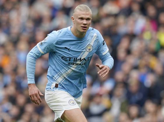 Manchester, England, 18th October 2025. Erling Haaland of Manchester City during the Manchester City vs Everton Premier League match at the Etihad Stadium, Manchester. Picture credit should read: Andrew Yates Sportimage EDITORIAL USE ONLY. No use with unauthorised audio, video, data, fixture lists, club league logos or live services. Online in-match use limited to 120 images, no video emulation. No use in betting, games or single club league player publications. SPI_058_AY_MAN_CITY_EVERTON SPI-4220-0046