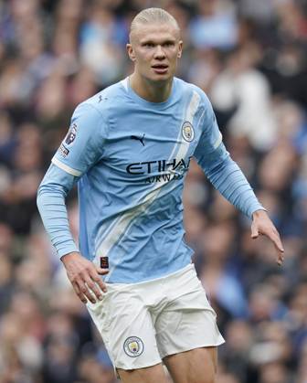 Manchester, England, 18th October 2025. Erling Haaland of Manchester City during the Manchester City vs Everton Premier League match at the Etihad Stadium, Manchester. Picture credit should read: Andrew Yates Sportimage EDITORIAL USE ONLY. No use with unauthorised audio, video, data, fixture lists, club league logos or live services. Online in-match use limited to 120 images, no video emulation. No use in betting, games or single club league player publications. SPI_059_AY_MAN_CITY_EVERTON SPI-4220-0047