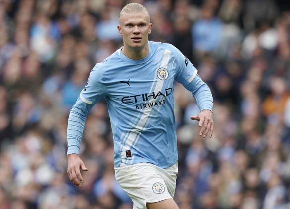 Manchester, England, 18th October 2025. Erling Haaland of Manchester City during the Manchester City vs Everton Premier League match at the Etihad Stadium, Manchester. Picture credit should read: Andrew Yates Sportimage EDITORIAL USE ONLY. No use with unauthorised audio, video, data, fixture lists, club league logos or live services. Online in-match use limited to 120 images, no video emulation. No use in betting, games or single club league player publications. SPI_060_AY_MAN_CITY_EVERTON SPI-4220-0048