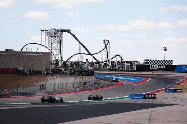 F1 - UNITED STATES GRAND PRIX 2025 63 RUSSELL George (gbr), Mercedes AMG F1 Team W16, 01 VERSTAPPEN Max (nld), Red Bull Racing RB21, action during the 2025 Formula 1 United States Grand Prix, 19th round of the 2025 FIA Formula One World Championship, WM, Weltmeisterschaft from October 17 to 19, 2025 on the Circuit of the Americas, in Austin, Texas, United States of America - AustinUnited States Copyright: xEricxAlonsox
