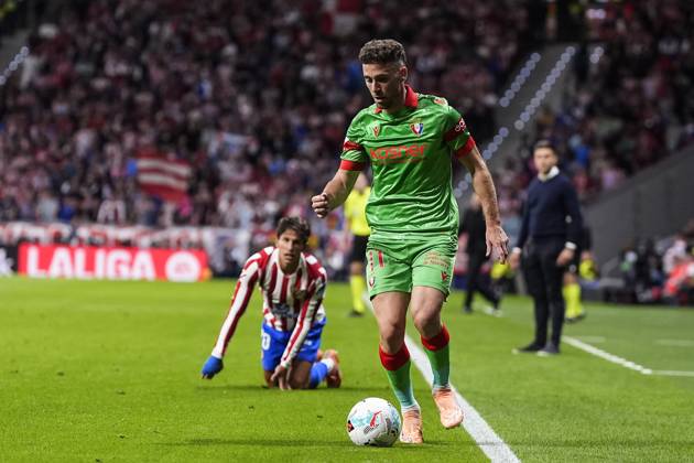 October 18, 2025, Madrid, Madrid, SPAIN: Kike Barja of CA Osasuna in action during the Spanish league, La Liga EA Sports, football match played between Atletico de Madrid and CA Osasuna at Riyadh Air Metropolitano stadium on October 18, 2025 in Madrid, Spain. Madrid SPAIN - ZUMAa181 20251018_zaa_a181_216 Copyright: xOscarxJ.xBarrosox