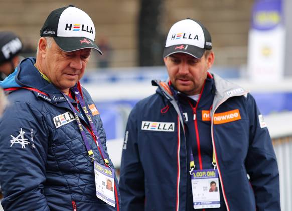 BIATHLON - Loop One Opening Festival MUNICH,GERMANY,19.OCT.25 - BIATHLON - Loop One Opening Festival. Image shows coach Markus Fischer and coach Alexander Jakob (AUT).  GEPAxpictures xThomasxBachun