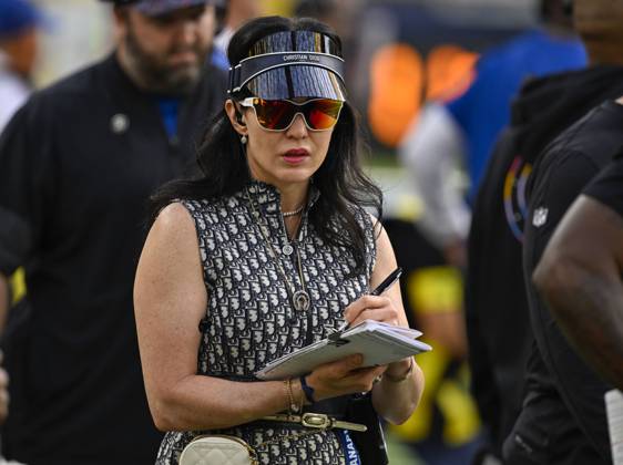 October 19, 2025 Indianapolis Colts owner Carlie Irsay-Gordon in action during an NFL, American Football Herren, USA game in Inglewood, California. Mandatory Photo Credit : CSM Inglewood United States of America - ZUMAc04_ 20251019_zma_c04_228 Copyright: xCharlesxBausx
