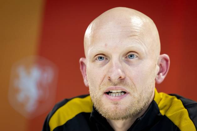 ZEIST - National coach Arjan Veurink during a press conference, PK, Pressekonferenz for the Dutch women s national team, Nationalteam The Dutch women are preparing for the friendly against Poland. ANP KOEN VAN WEEL xVIxANPxSportx xxANPxIVx 539789616 originalFilename: 539789616