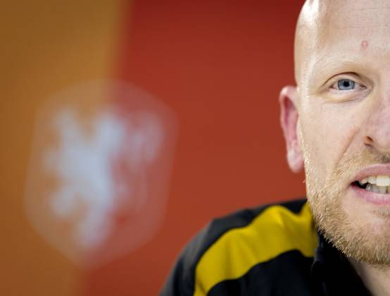 ZEIST - National coach Arjan Veurink during a press conference, PK, Pressekonferenz for the Dutch women s national team, Nationalteam The Dutch women are preparing for the friendly against Poland. ANP KOEN VAN WEEL xVIxANPxSportx xxANPxIVx 539790118 originalFilename: 539790118