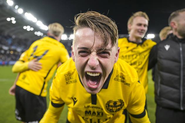 251020 Mjällbys Elliot Stroud jublar efter fotbollsmatchen i Allsvenskan mellan IFK Göteborg och Mjällby den 20 oktober 2025 i Göteborg. Copyright: MATHIASxBERGELD BB251020MB109