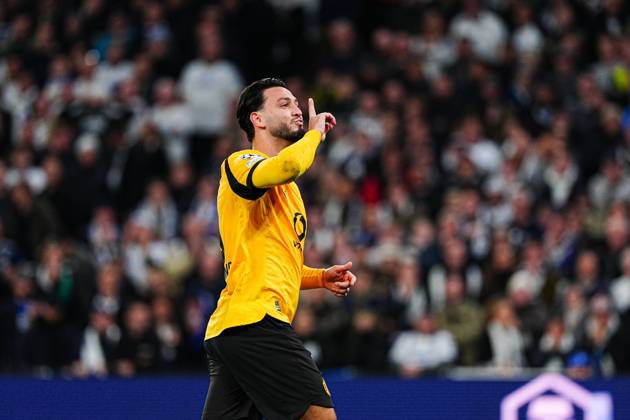 Torjubel nach Tor zum 1:2 per Elfmeter Strafstoss Ramy Bensebaini (Borussia Dortmund, 05) DEN, FC Kopenhagen vs. Borussia Dortmund, Fussball, UEFA Champions League, Spieltag 3, Spielzeit 2025 2026, 21.10.2025 DEN, FC Kopenhagen vs. Borussia Dortmund, Fussball, UEFA Champions League, Spieltag 3, Spielzeit 2025 2026, 21.10.2025 Kopenhagen Copyright: xEibner-Pressefoto MarcelxvonxFehrnx EP_MFN
