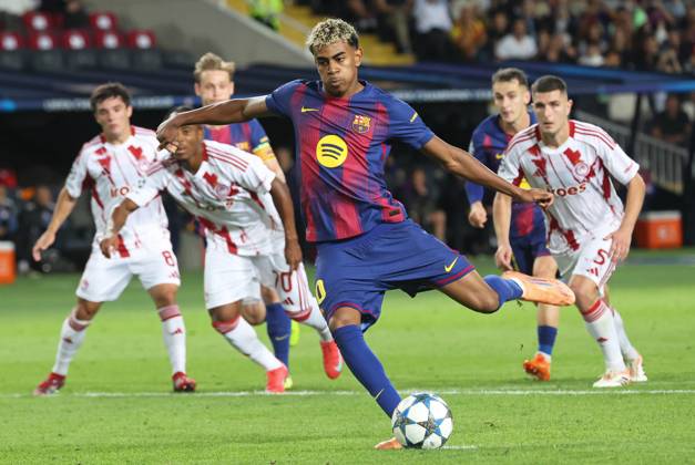FC Barcelona, Barca v Olympiacos FC - UEFA Champions League 2025 26 League Phase MD3 Lamine Yamal scores a penalty during the match between FC Barcelona and Olympiacos FC, corresponding to Matchday 3 of the League phase of the UEFA Champions League, played at the Lluis Companys Stadium in Barcelona, Spain, on October 21, 2025. Barcelona Barcelona Spain Copyright: xUrbanandsportx originalFilename:urbanandsport-fcbarcel251021_np3aE