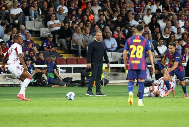 FC Barcelona, Barca v Olympiacos FC - UEFA Champions League 2025 26 League Phase MD3 Hansi Flick coaches during the match between FC Barcelona and Olympiacos FC, corresponding to Matchday 3 of the League phase of the UEFA Champions League, played at the Lluis Companys Stadium in Barcelona, Spain, on October 21, 2025. Barcelona Barcelona Spain Copyright: xUrbanandsportx originalFilename:urbanandsport-fcbarcel251021_npbRP