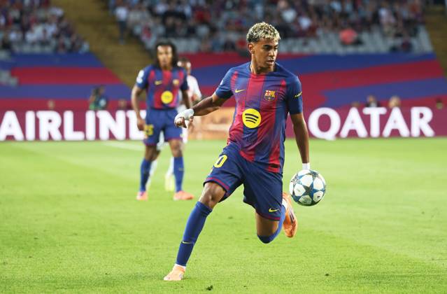 FC Barcelona, Barca v Olympiacos FC - UEFA Champions League 2025 26 League Phase MD3 Lamine Yamal plays during the match between FC Barcelona and Olympiacos FC, corresponding to Matchday 3 of the League phase of the UEFA Champions League, at the Lluis Companys Stadium in Barcelona, Spain, on October 21, 2025. Barcelona Barcelona Spain Copyright: xUrbanandsportx originalFilename:urbanandsport-fcbarcel251021_np3o9