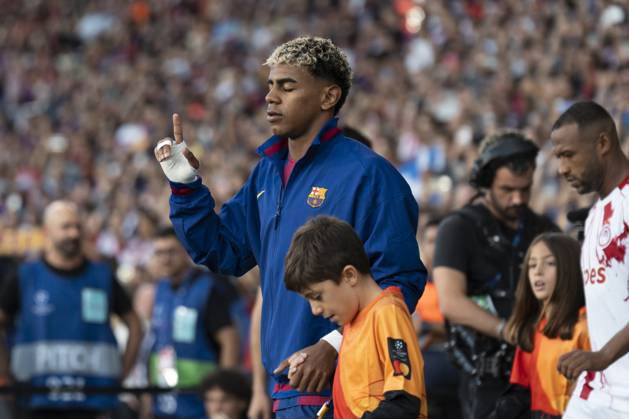 FC Barcelona, Barca v Olympiacos FC - UEFA Champions League 2025 26 League Phase MD3 Lamine Yamal of FC Barcelona goes out onto the field during the UEFA Champions League 2025 26 League Phase MD3 match between FC Barcelona and Olympiacos FC at Estadi Olimpic Lluis Companys in Barcelona, Spain, on October 21, 2025. Barcelona Spain Copyright: xRubenxDexLaxRosax originalFilename:delarosa-matchday251021_npfiP
