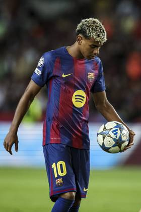 FC Barcelona, Barca v Olympiacos FC - UEFA Champions League 2025 26 League Phase MD3 Lamine Yamal of FC Barcelona has the ball during the UEFA Champions League 2025 26 League match between FC Barcelona and Olympiacos FC at Estadi Olimpic Lluis Companys in Barcelona, Spain, on October 21, 2025. Barcelona Spain Copyright: xGongorax originalFilename:bonilla-fcbarcel251021_npyff