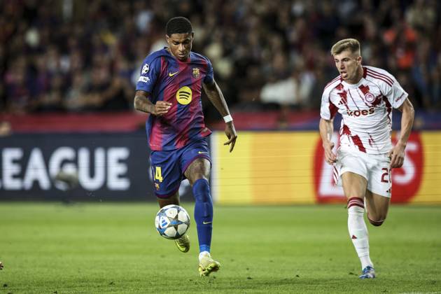 FC Barcelona, Barca v Olympiacos FC - UEFA Champions League 2025 26 League Phase MD3 Marcus Rashford of FC Barcelona controls the ball while being defended by an Olympiacos player during the UEFA Champions League 2025 26 League match between FC Barcelona and Olympiacos FC at Estadi Olimpic Lluis Companys in Barcelona, Spain, on October 21, 2025. Barcelona Spain Copyright: xGongorax originalFilename:bonilla-fcbarcel251021_npJqP